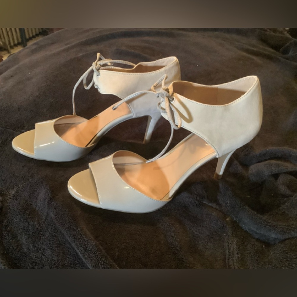 Franco Sarto, Grey patent & suede open toe tie up, 3 1/2” heel. Sz 9 1/2.